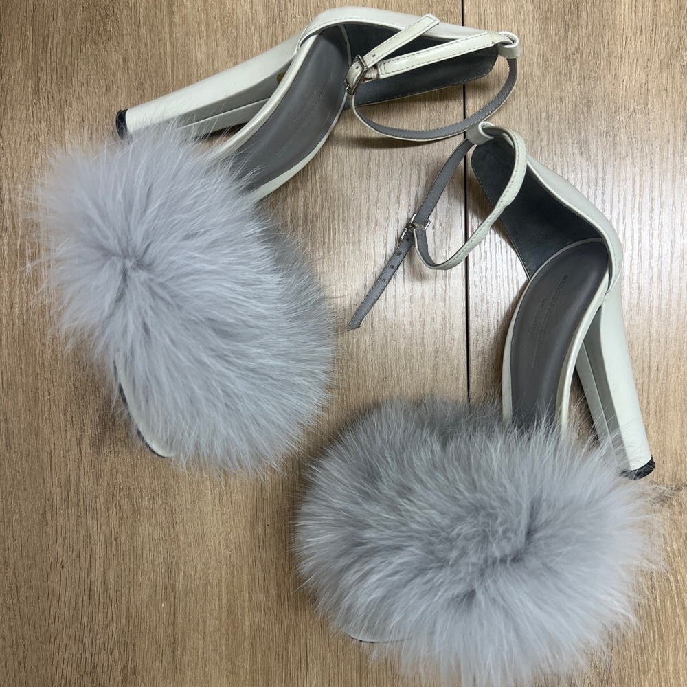 Alexander Wang Gray Heels with Gray Fur Trim Heel size 4” - Picture 14 of 16